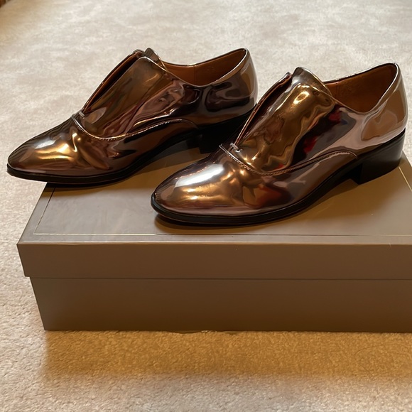 Rosegold Vegan Leather Shoes - Picture 2 of 7